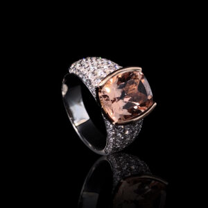 Cushion Cut Morganite and Brilliant Cut Diamond Ring(3)